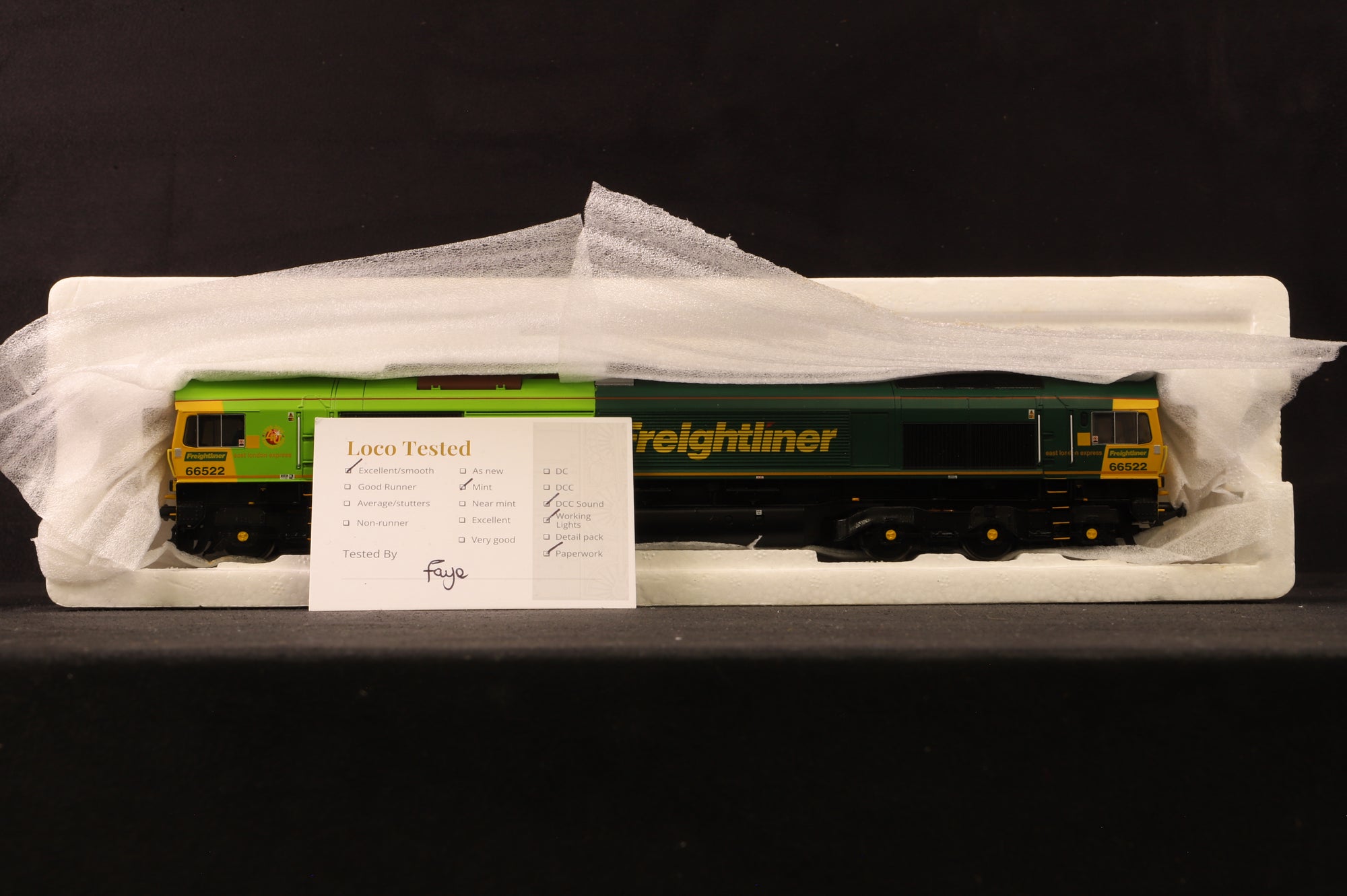 Bachmann OO 32-726DS Class 66 66522 in Freightliner/Shanks Livery - DCC Sound