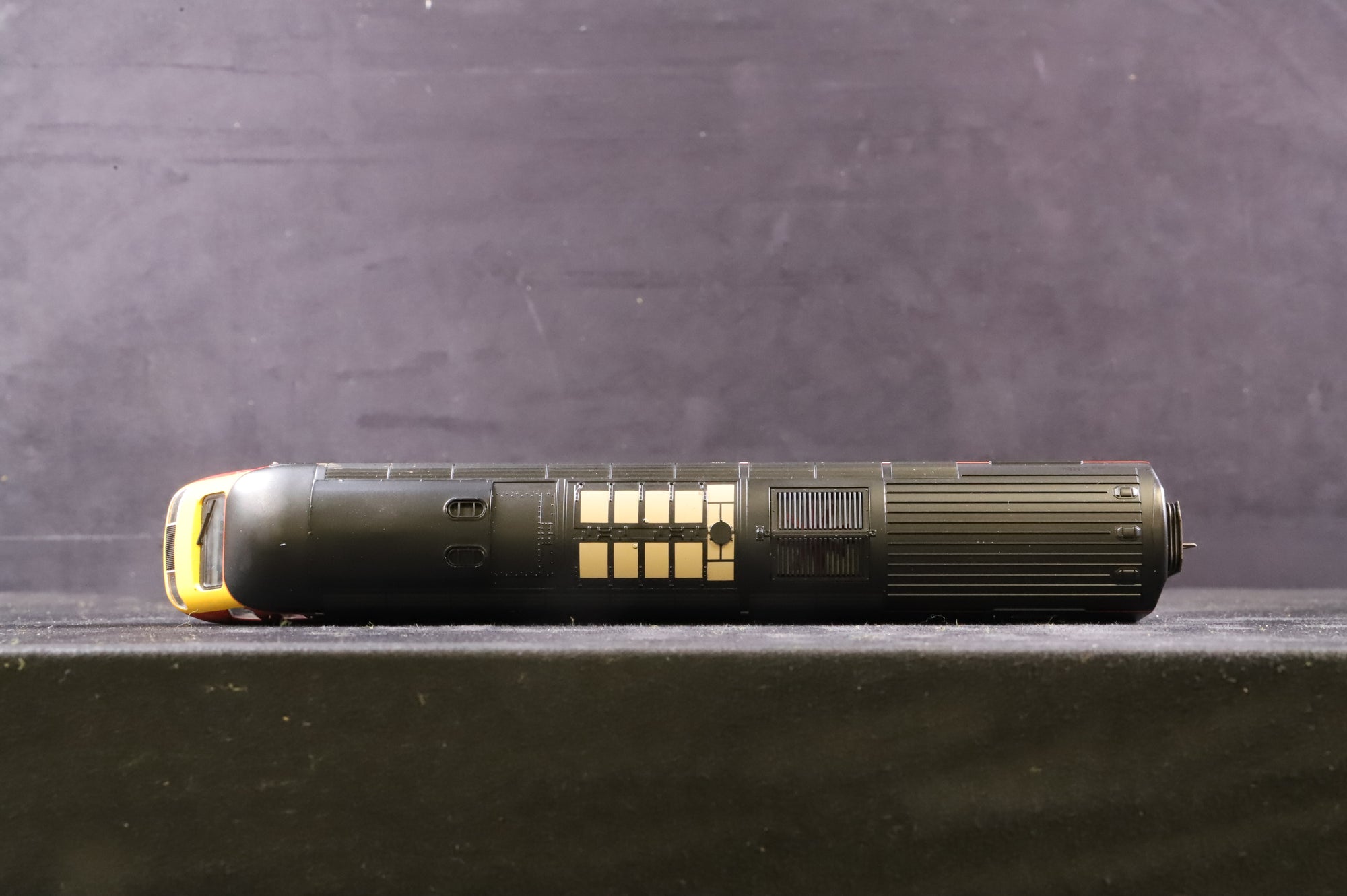 Hornby OO Class 43 HST Power Car & Dummy Virgin Livery Weathered