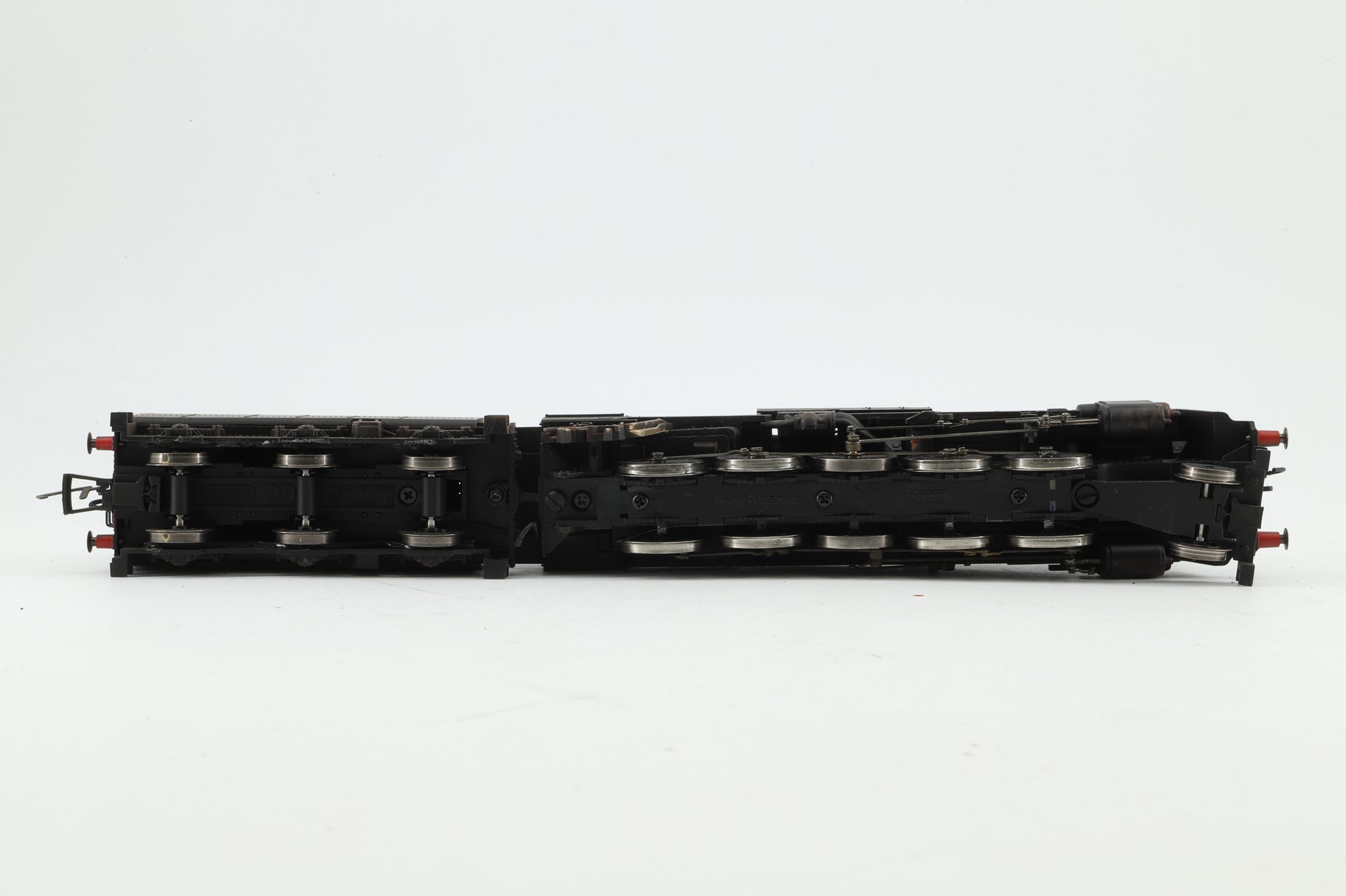 Hornby Railroad R3274 Class 9F w/ Crosti Boiler 92023 in BR Black w/ Late Crests - Heavily Weathered & DCC Sound