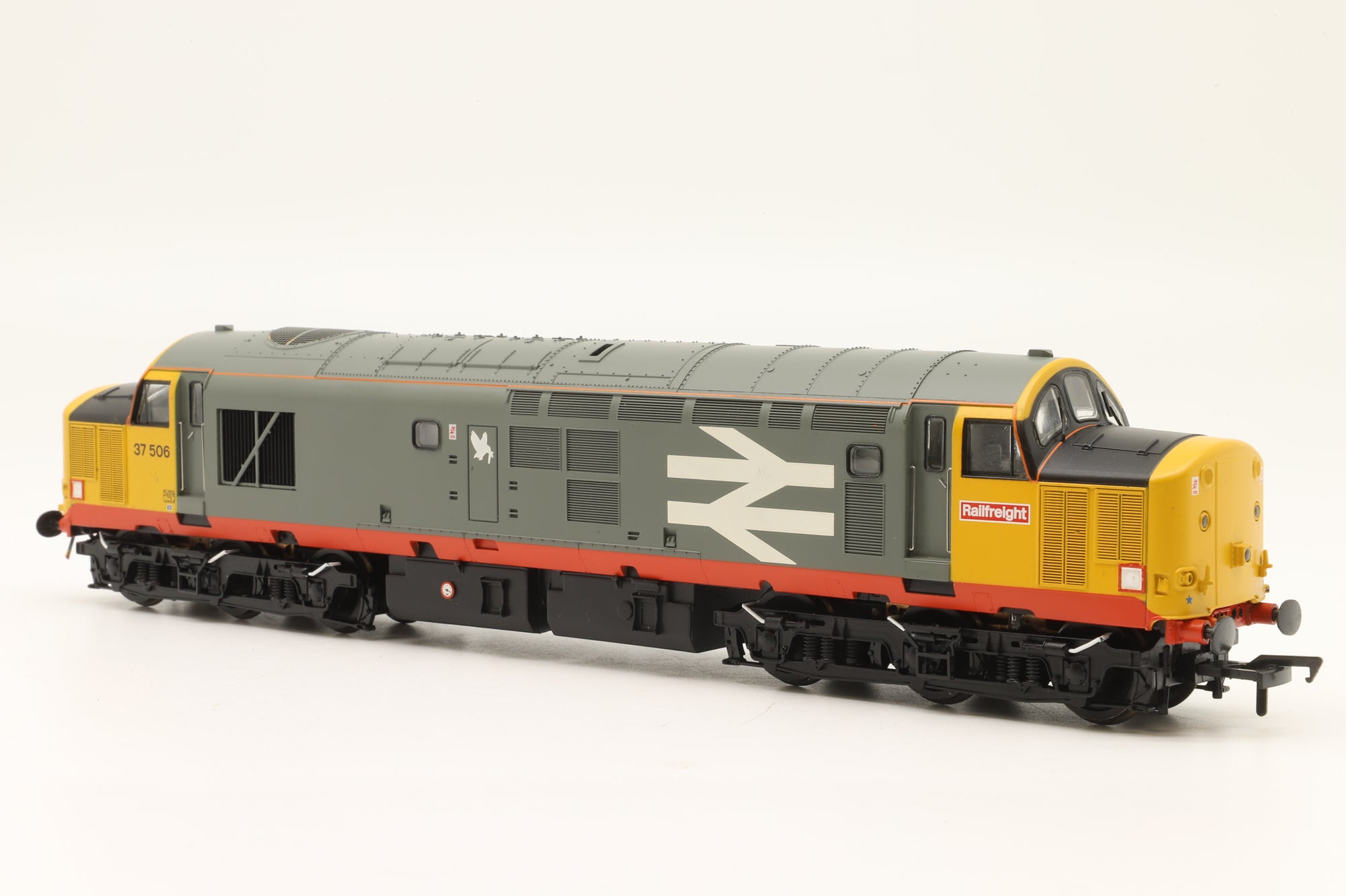 Bachmann OO 32-387 Class 37 Diesel '37506' Railfreight Red Stripe DCC Fitted