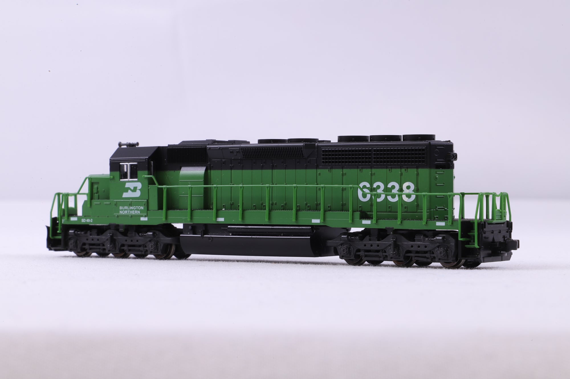 Kato N 176-4801 SD40-2 Early BN '6333' Diesel Locomotive