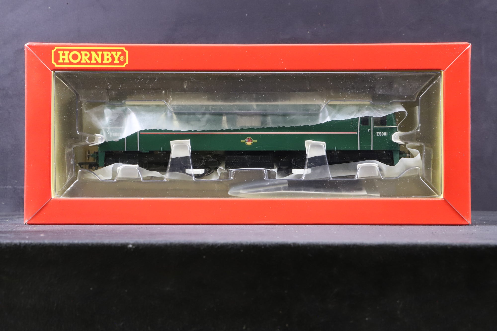 Hornby OO R3378 Class 71 E5001 in BR Green w/ Red Stripe
