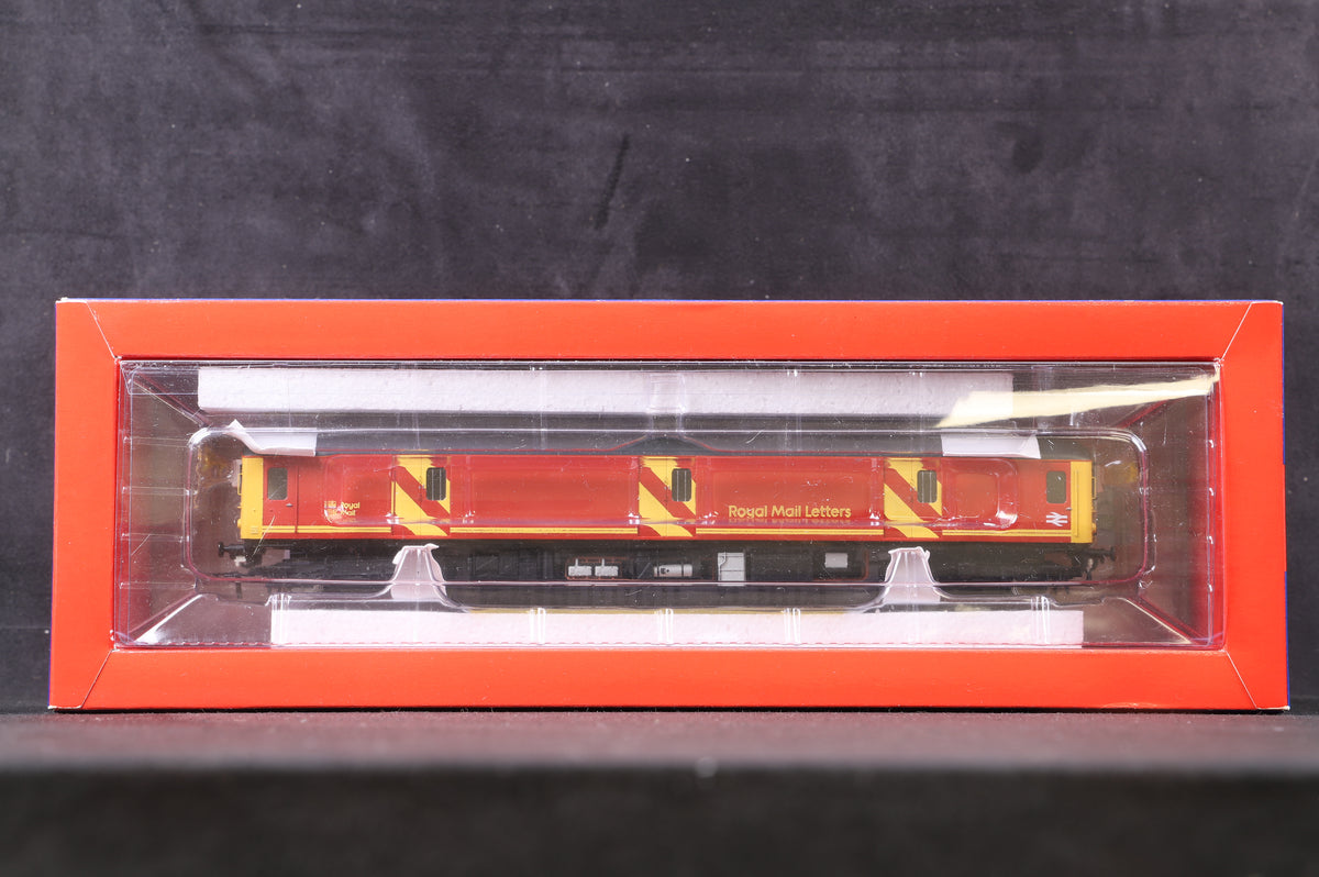 Heljan OO 8941 Class 128 DMU 55995 in Royal Mail red with flush fronts