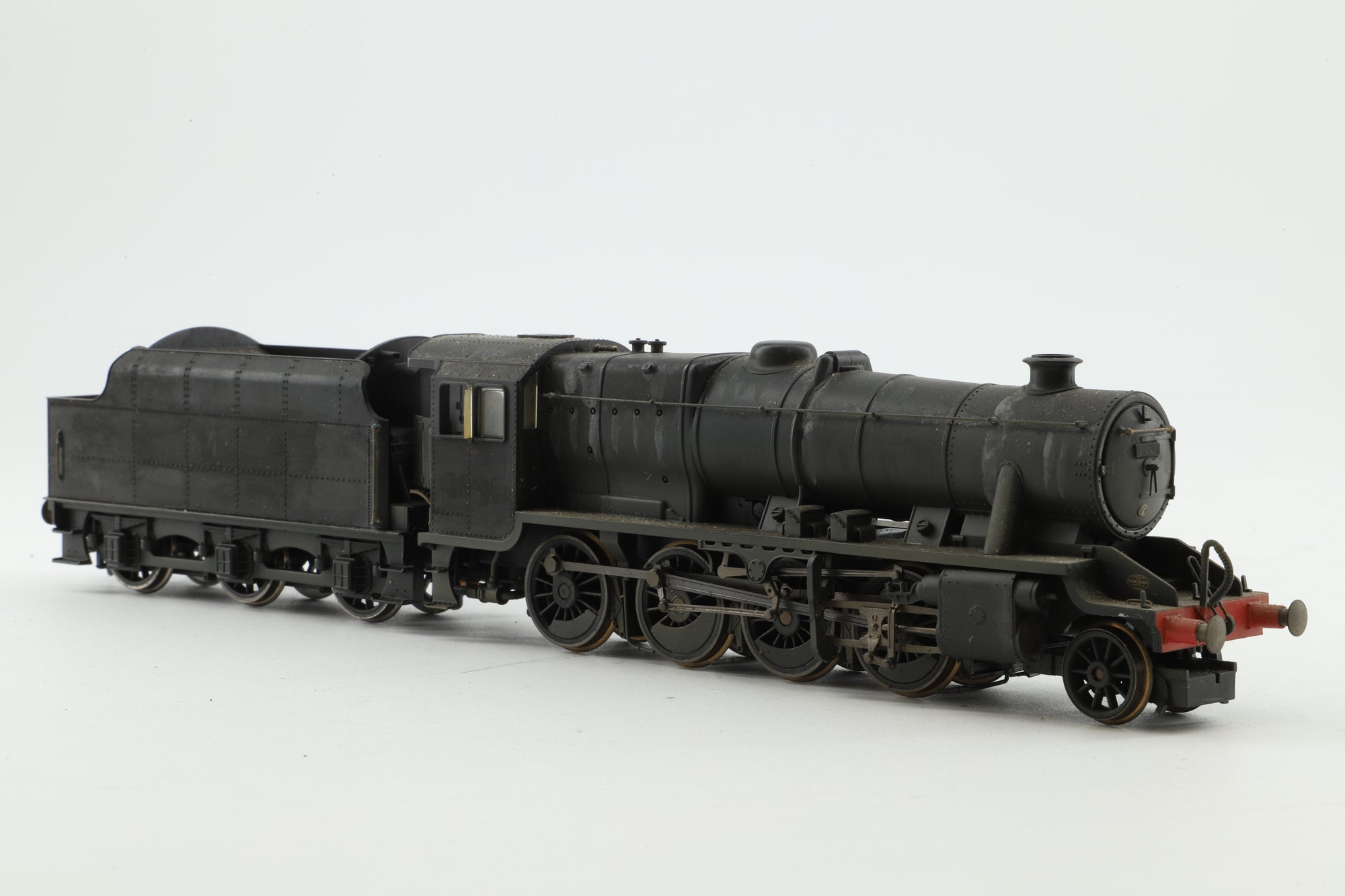 WORKSHOP Hornby OO Class 8F 8042 in LMS Black - Weathered