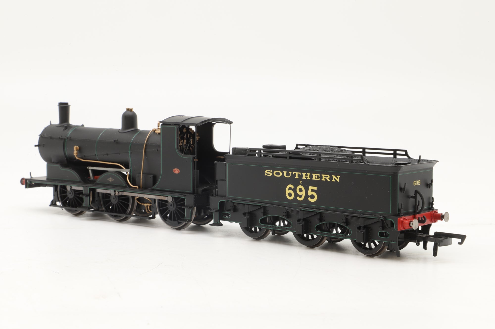 Hornby OO R3238 Drummond 700 Class '695' Steam Locomotive SR Black
