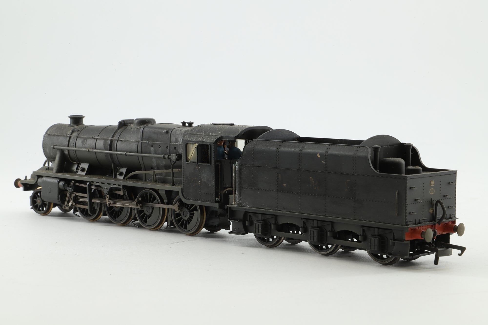 WORKSHOP Hornby OO Class 8F 8042 in LMS Black - Weathered