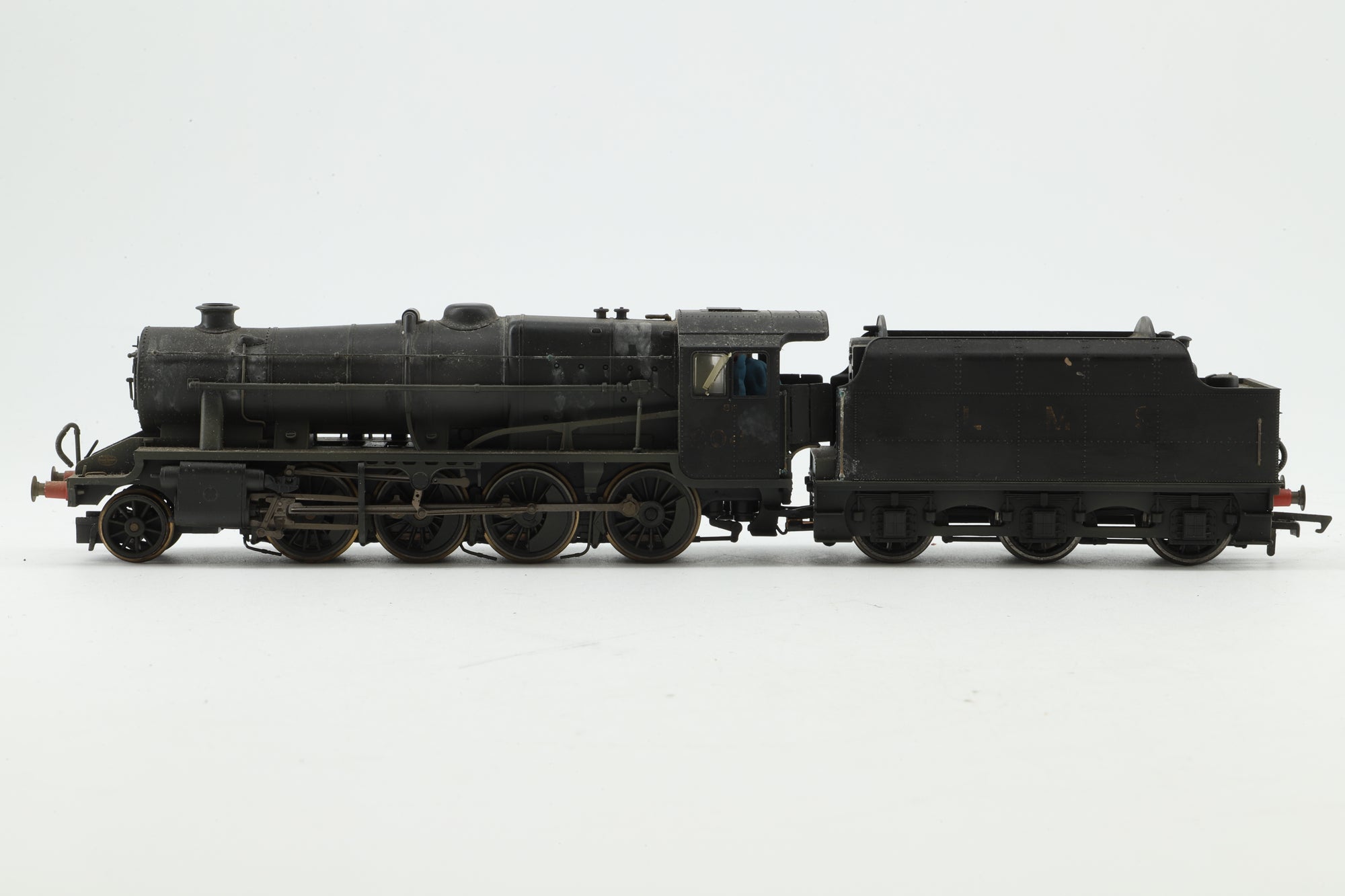 WORKSHOP Hornby OO Class 8F 8042 in LMS Black - Weathered