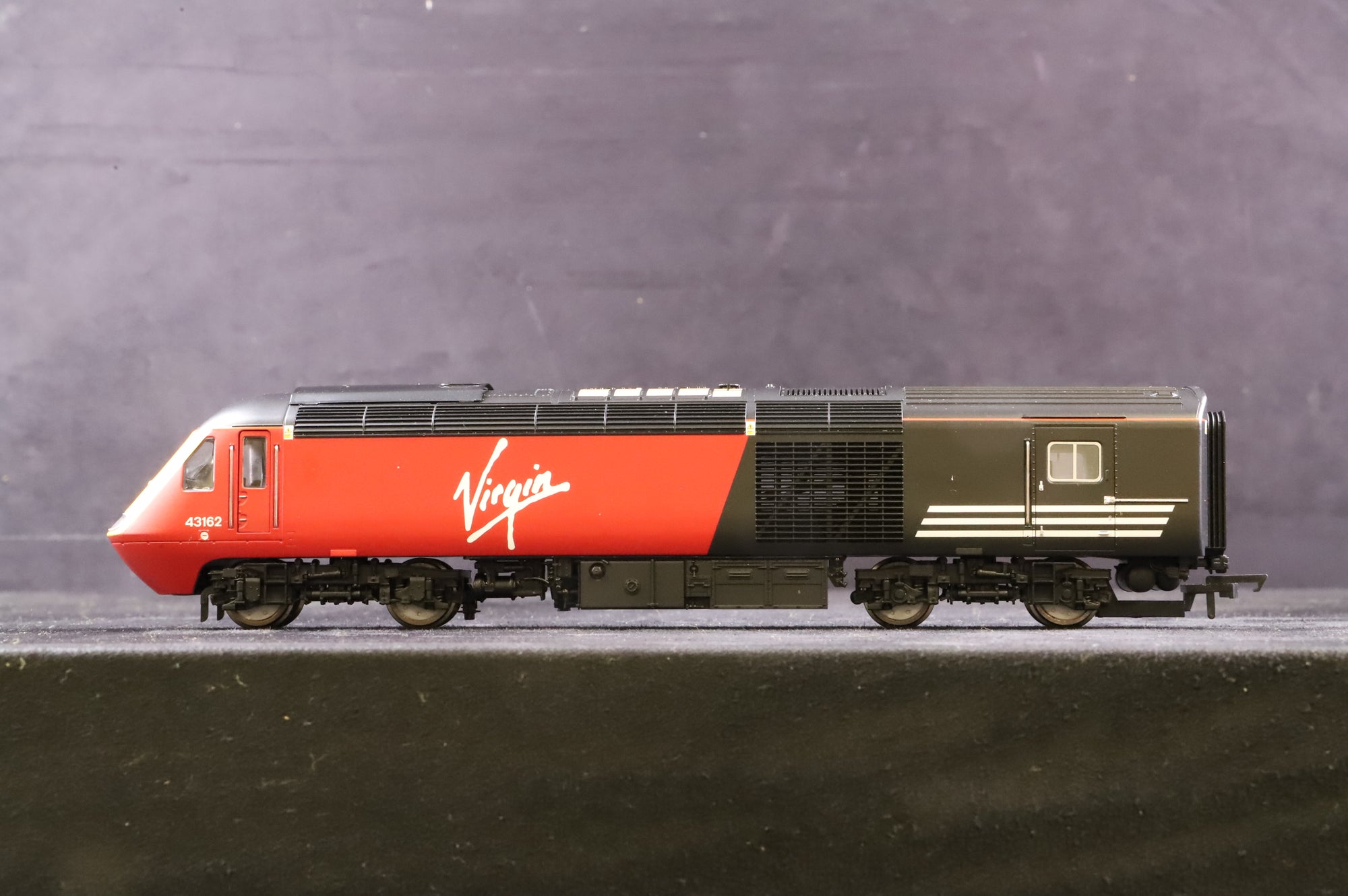 Hornby OO Class 43 HST Power Car & Dummy Virgin Livery