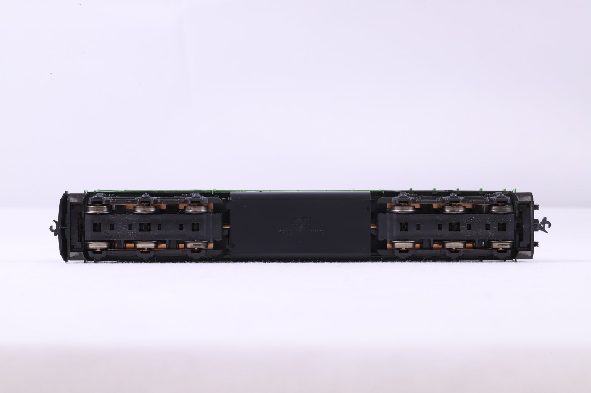 Kato n 176-4952 SD40-2 BN '6325' Diesel Locomotive Renumbered