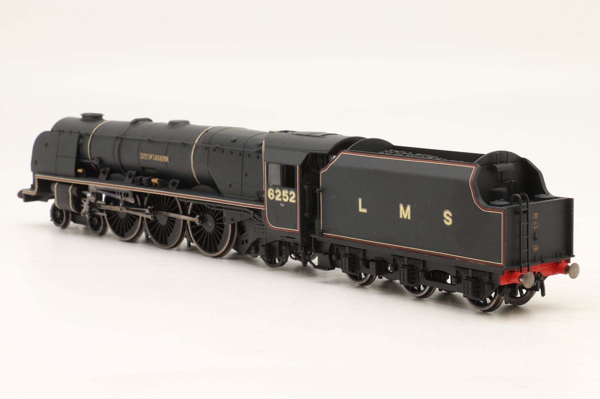 Hornby OO R2311 Duchess Class 6242 'City of Glasgow' in Lined LMS Black – DCC Sound