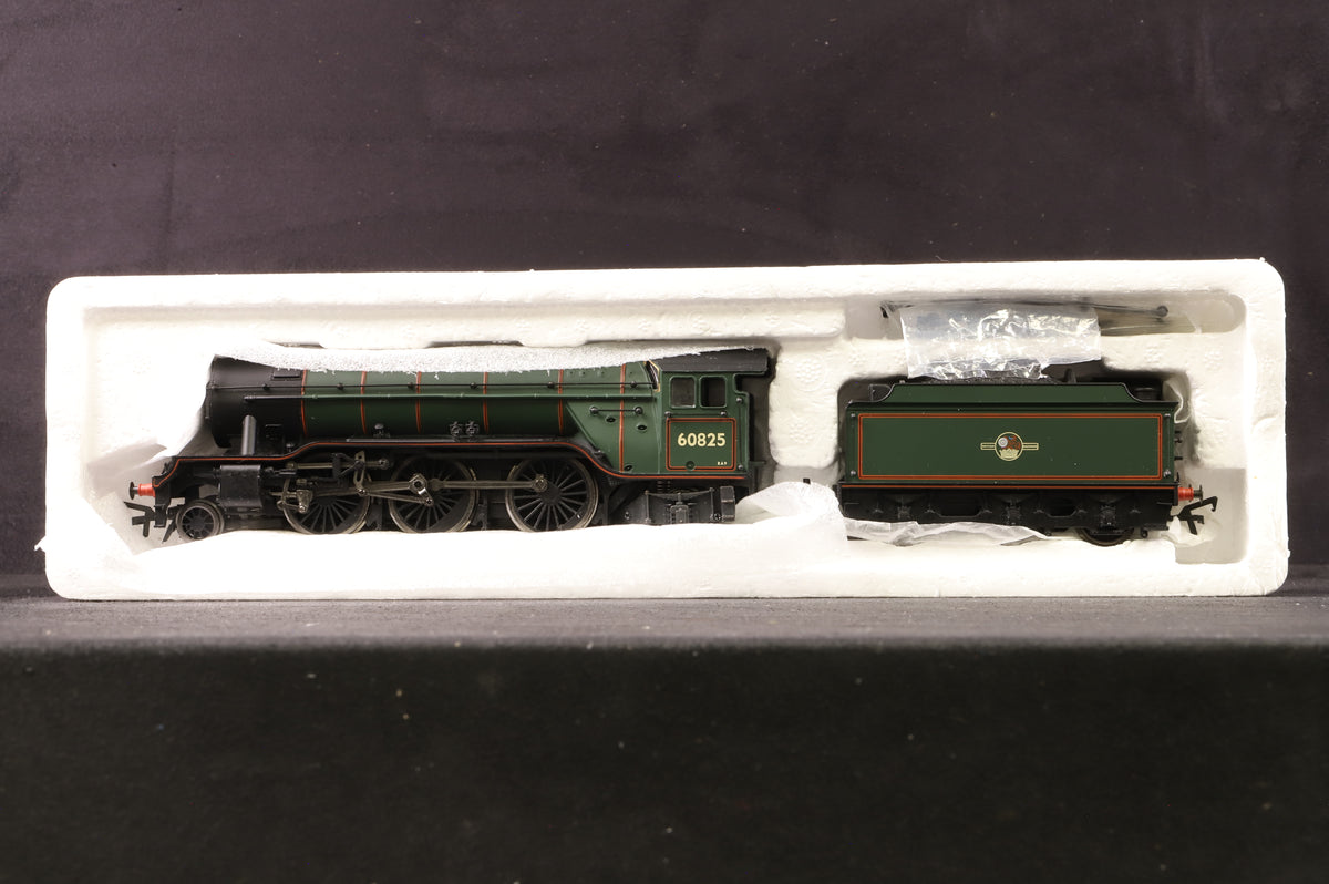 Bachmann OO 31-561 V2 60825 in BR Lined Green w/ Late Crests