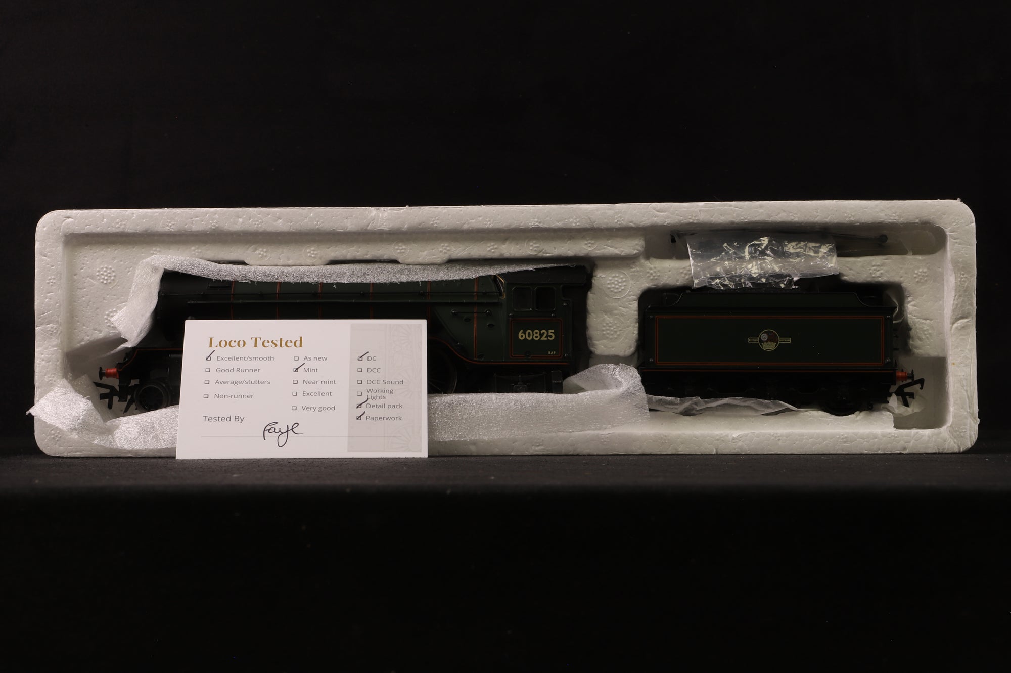 Bachmann OO 31-561 V2 60825 in BR Lined Green w/ Late Crests