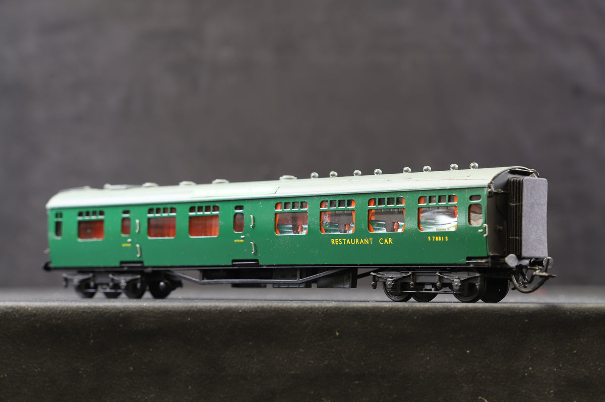 Lawrence Scale Models OO Rake of 3 SR Green Bulleid Coaches, Pro. Painted by Larry Goddard