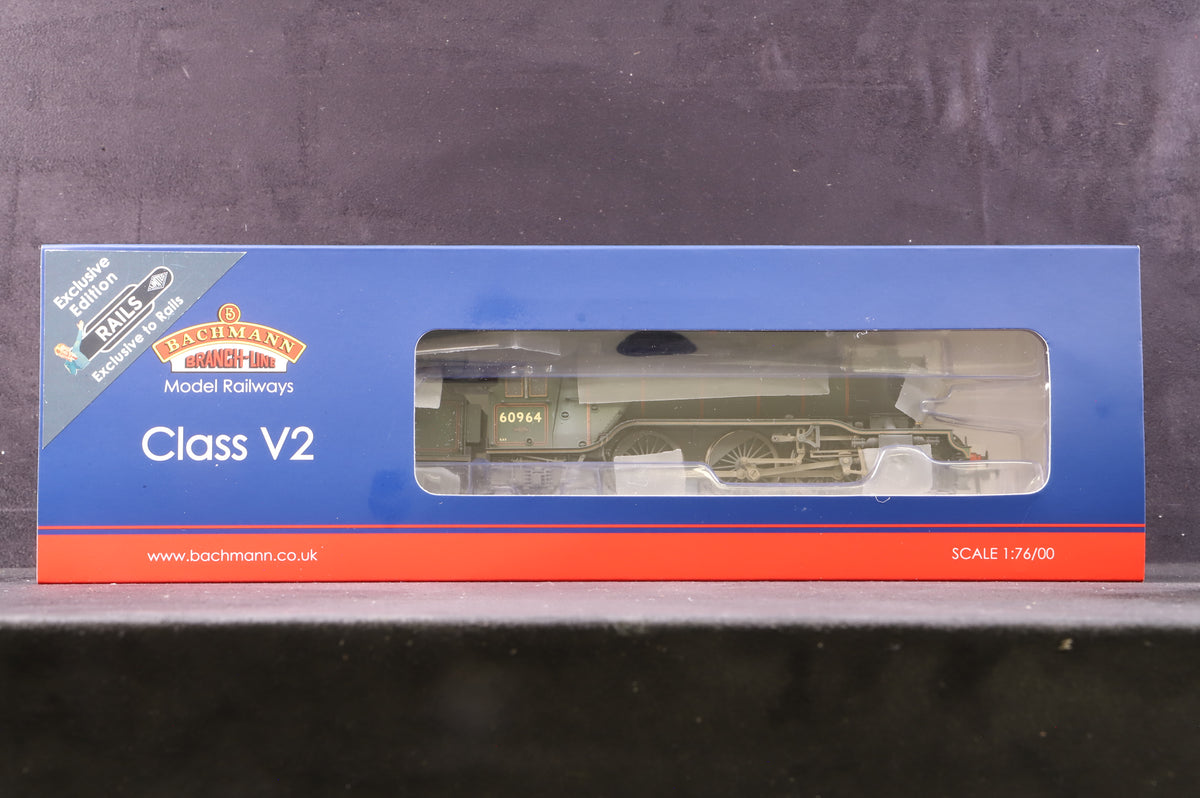 Bachmann OO 35-203ZW Class V2 &#39;60964&#39; &#39;Durham Light Infantry&#39; BR Lined Green L/C Weathered Excl Rails