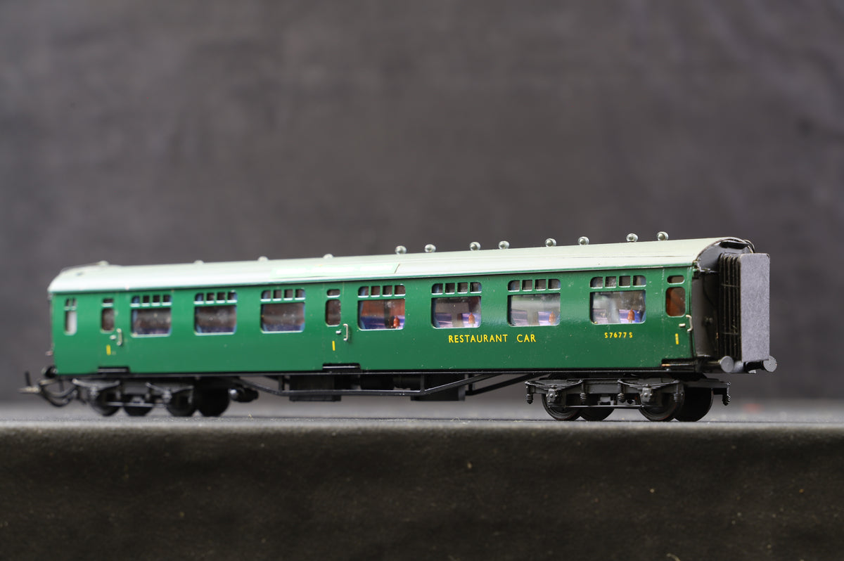 Lawrence Scale Models OO Rake of 3 SR Green Bulleid Coaches, Pro. Painted by Larry Goddard