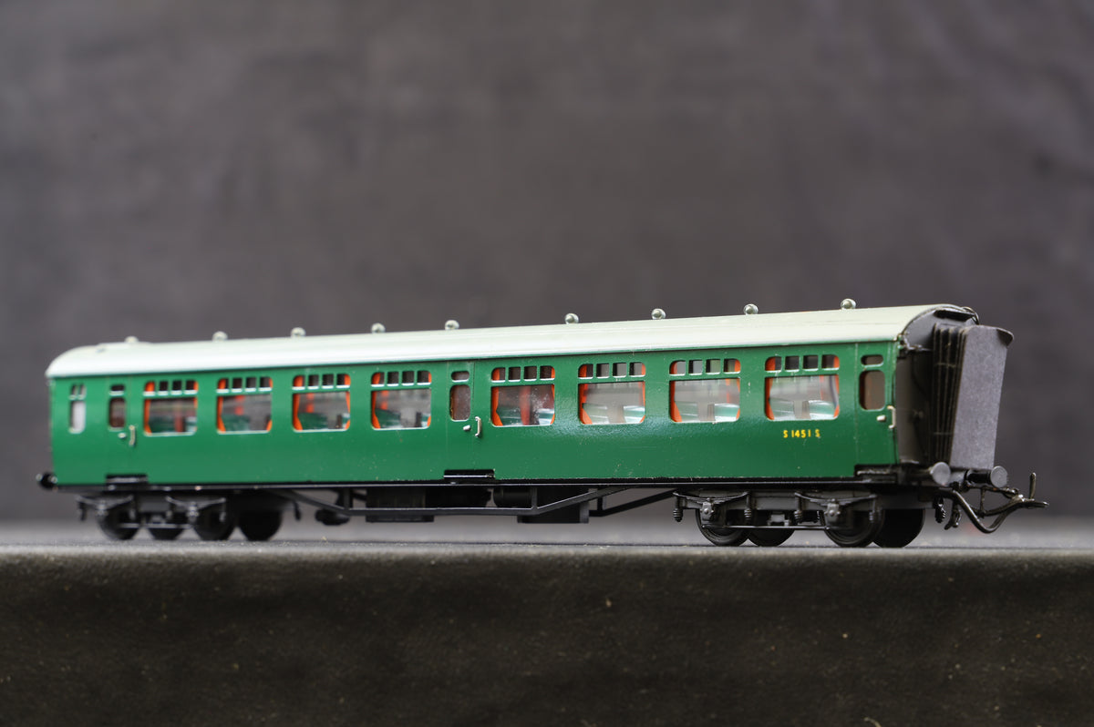 Lawrence Scale Models OO Rake of 3 SR Green Bulleid Coaches, Pro. Painted by Larry Goddard