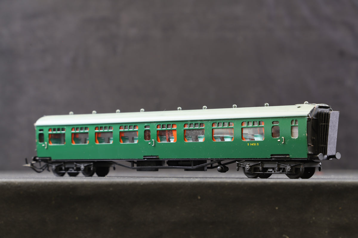 Lawrence Scale Models OO Rake of 3 SR Green Bulleid Coaches, Pro. Painted by Larry Goddard