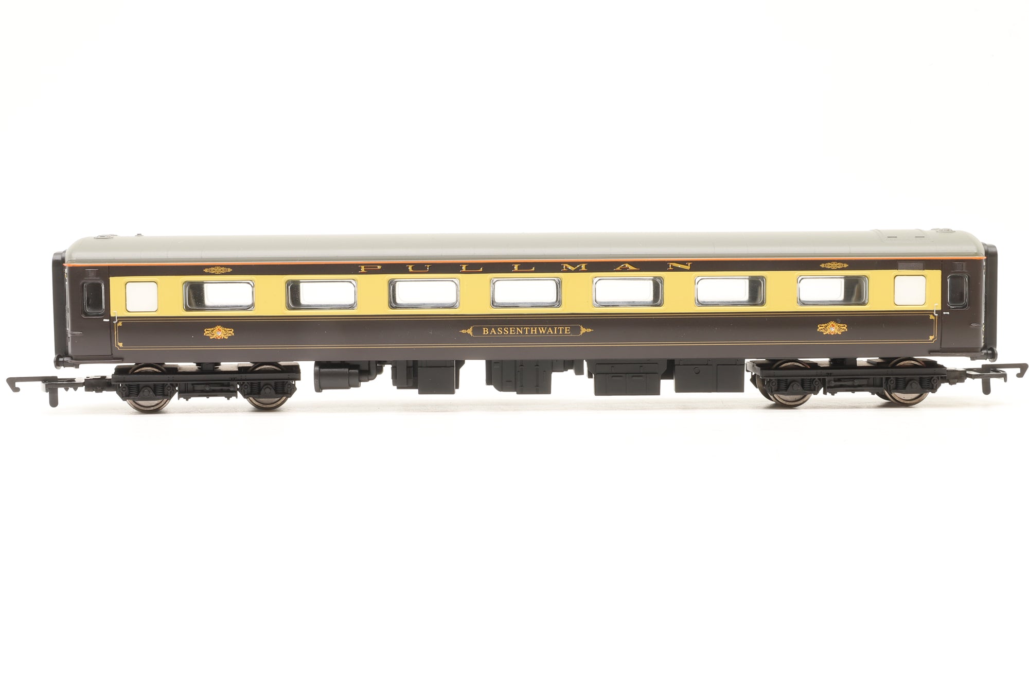 Hornby OO R2979 West Coast Railways Pullman Coach Set Only