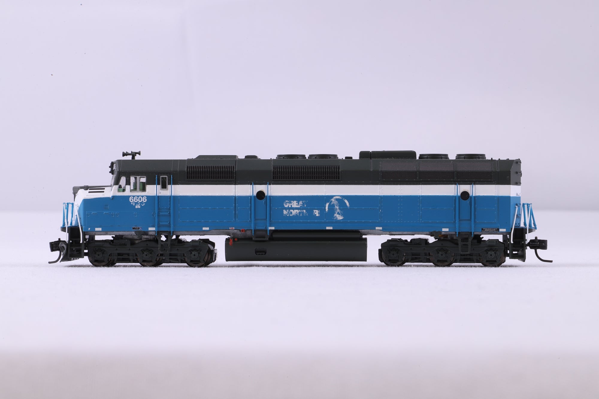 Athearn N ATH15080 EMD F45 Burlington Northern '6606'