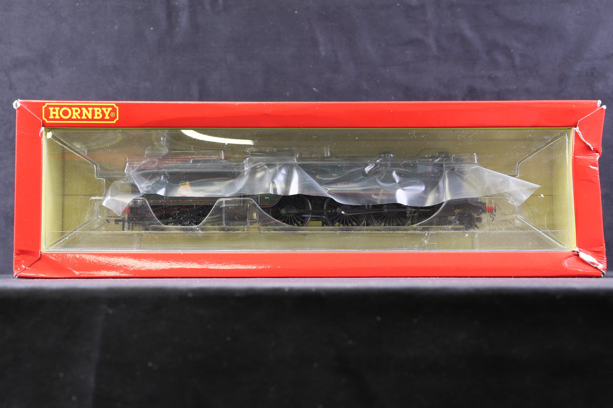 Hornby OO R3318 Class B17/6 &#39;61646&#39; &#39;Gilwell Park&#39; BR Lined Green E/C