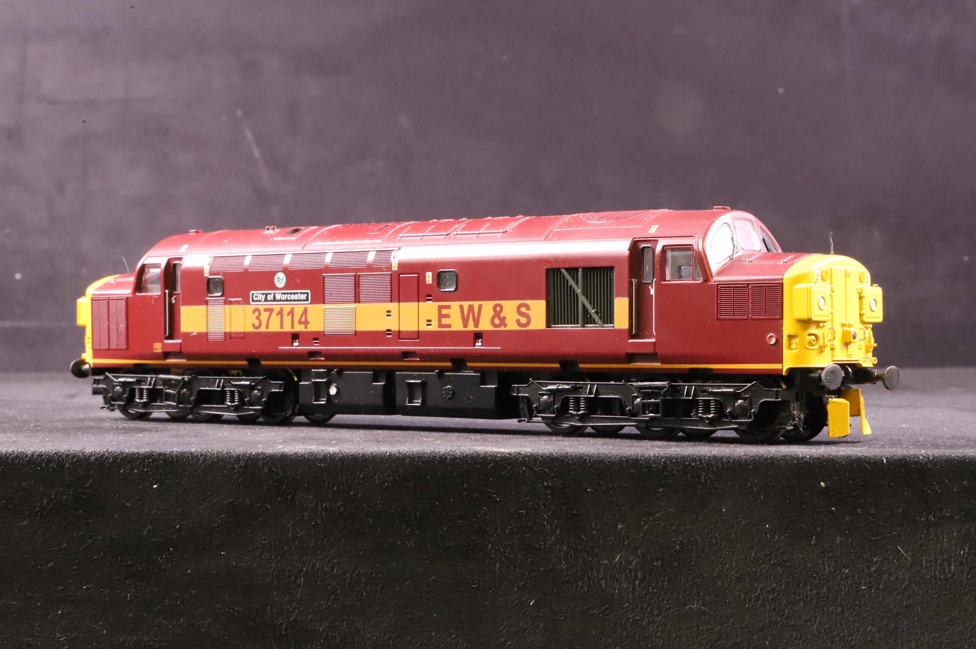 Bachmann OO 32-775DC Class 37 37114 'City of Worcester' in EW&S Livery - DCC Sound