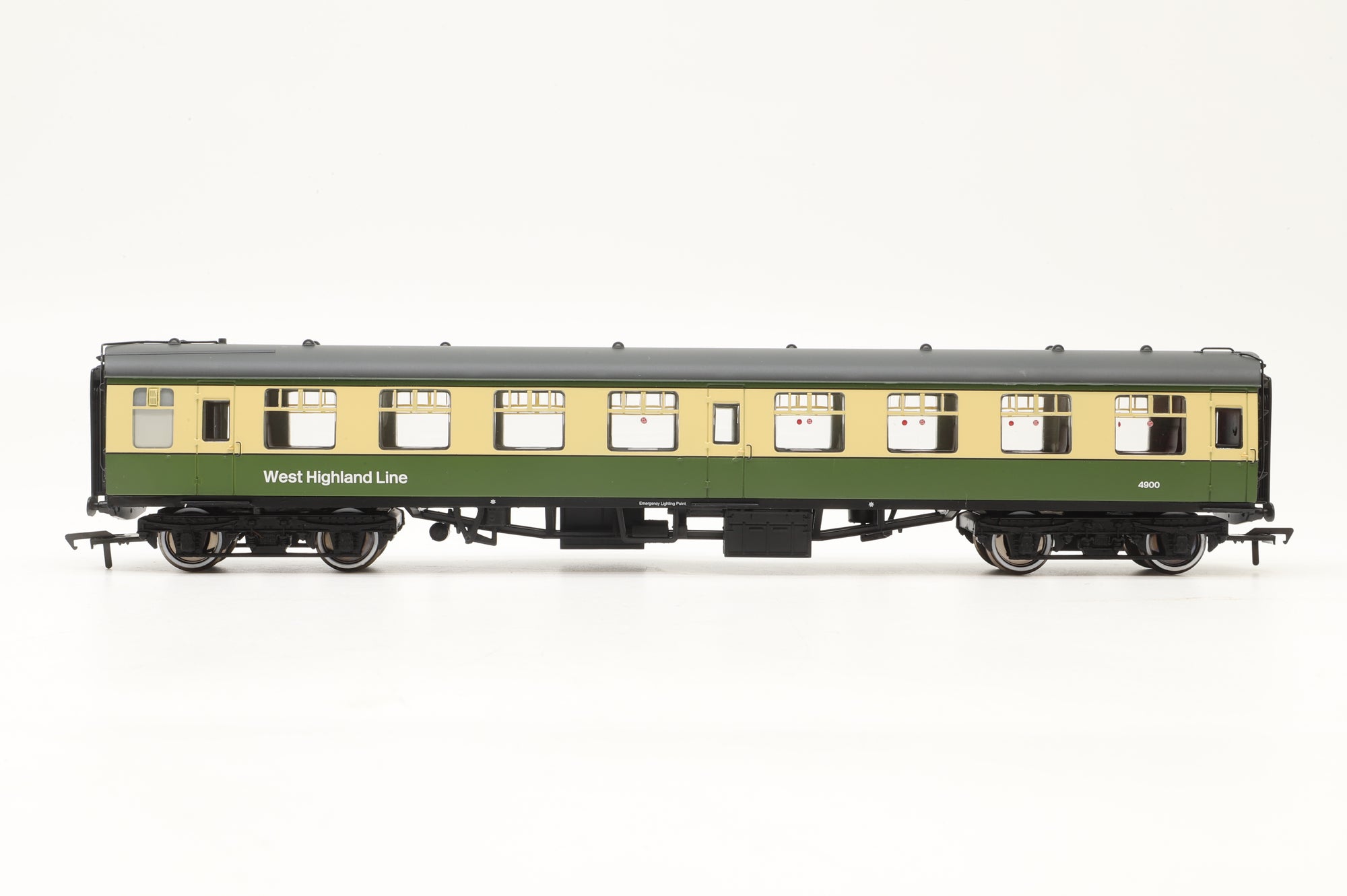 Bachmann OO 39-000J Triple Pack of Mk1s in BR West Highland Line Green/Cream