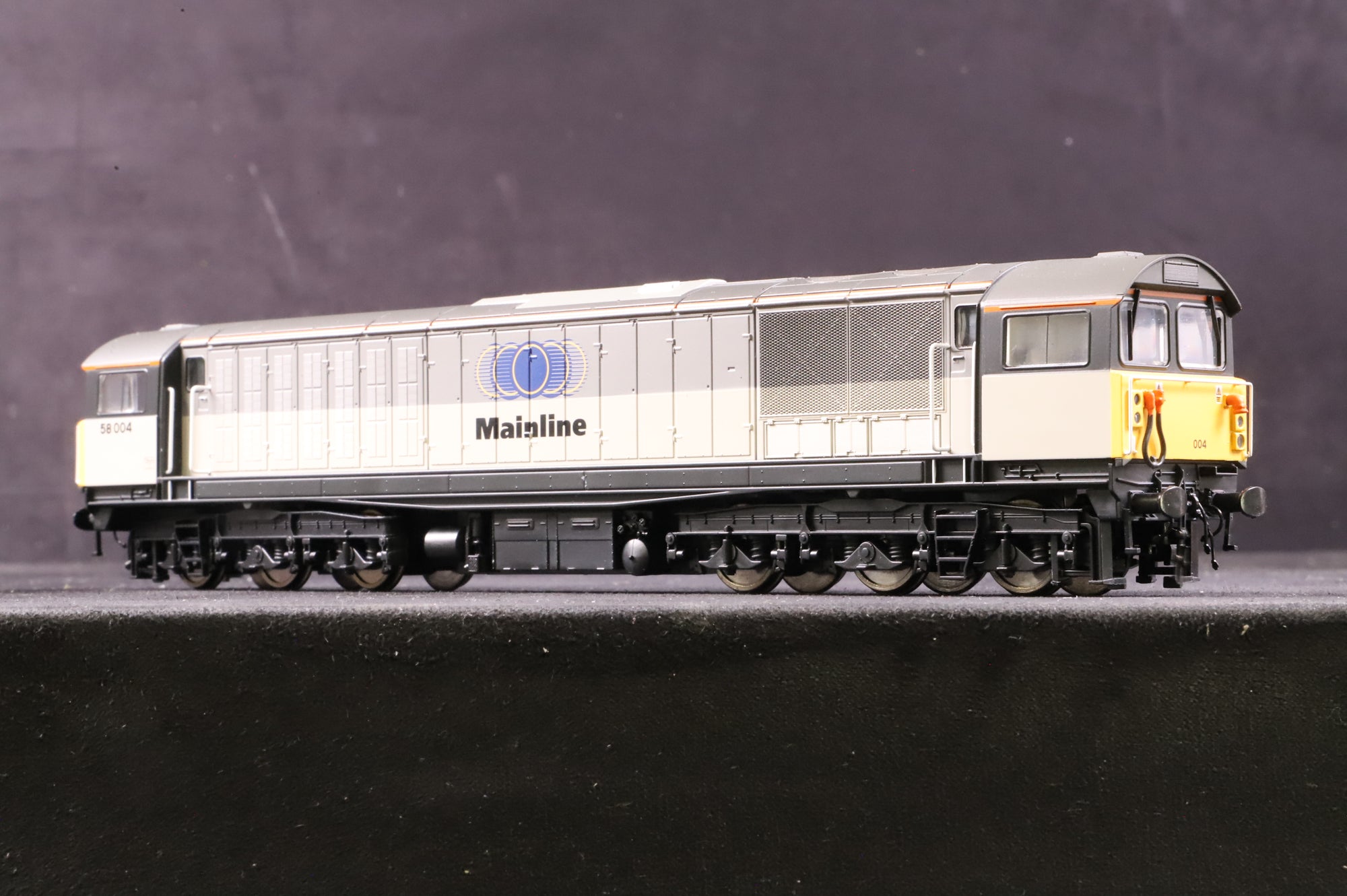 Heljan OO 58001 Class 58 58004 in Mainline (Rebranded BR Railfreight) Livery