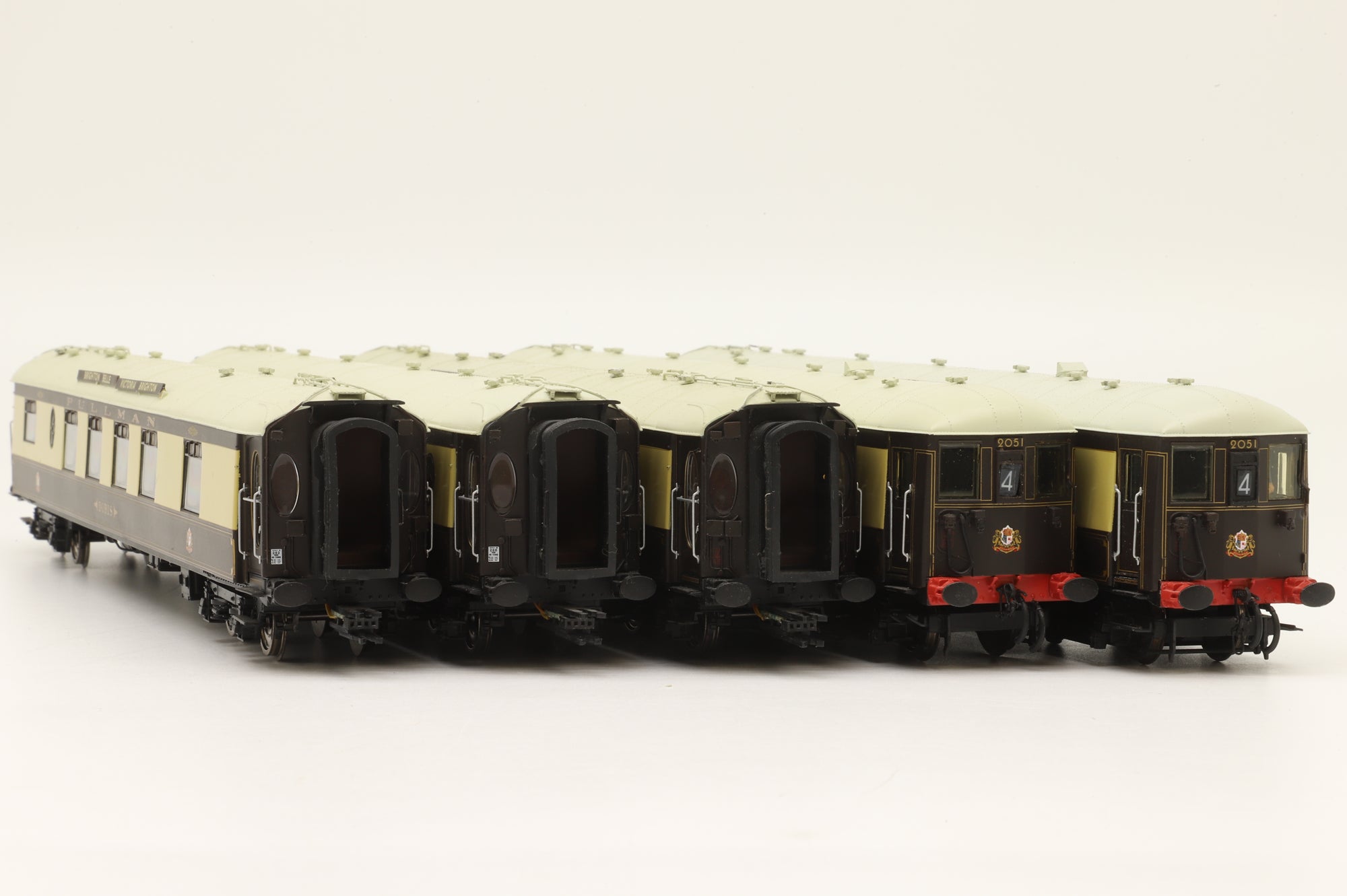 Hornby OO R2987 Brighton Belle 5-Car Set, DCC Sound