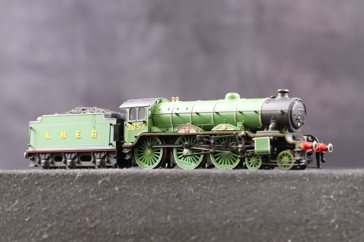 Dapol N Class B17 &#39;2857&#39; &#39;Doncaster Rovers&#39; LNER Apple Green