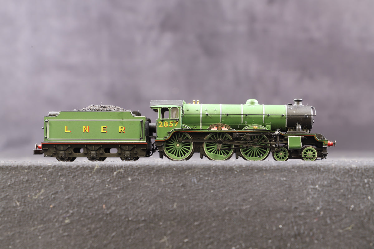 Dapol N Class B17 &#39;2857&#39; &#39;Doncaster Rovers&#39; LNER Apple Green