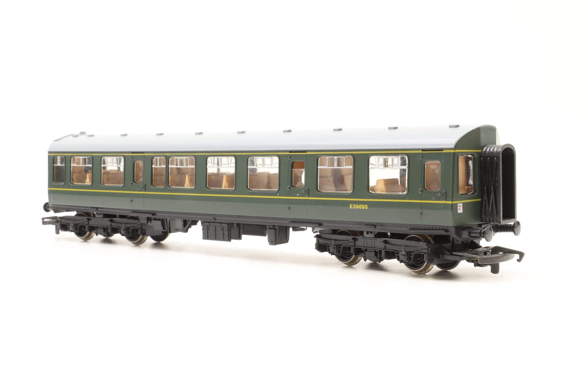 Hornby OO R369 BR Class 110 3 Car DMU BR Green