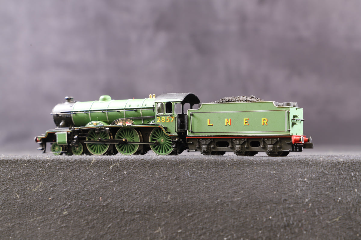 Dapol N Class B17 &#39;2857&#39; &#39;Doncaster Rovers&#39; LNER Apple Green