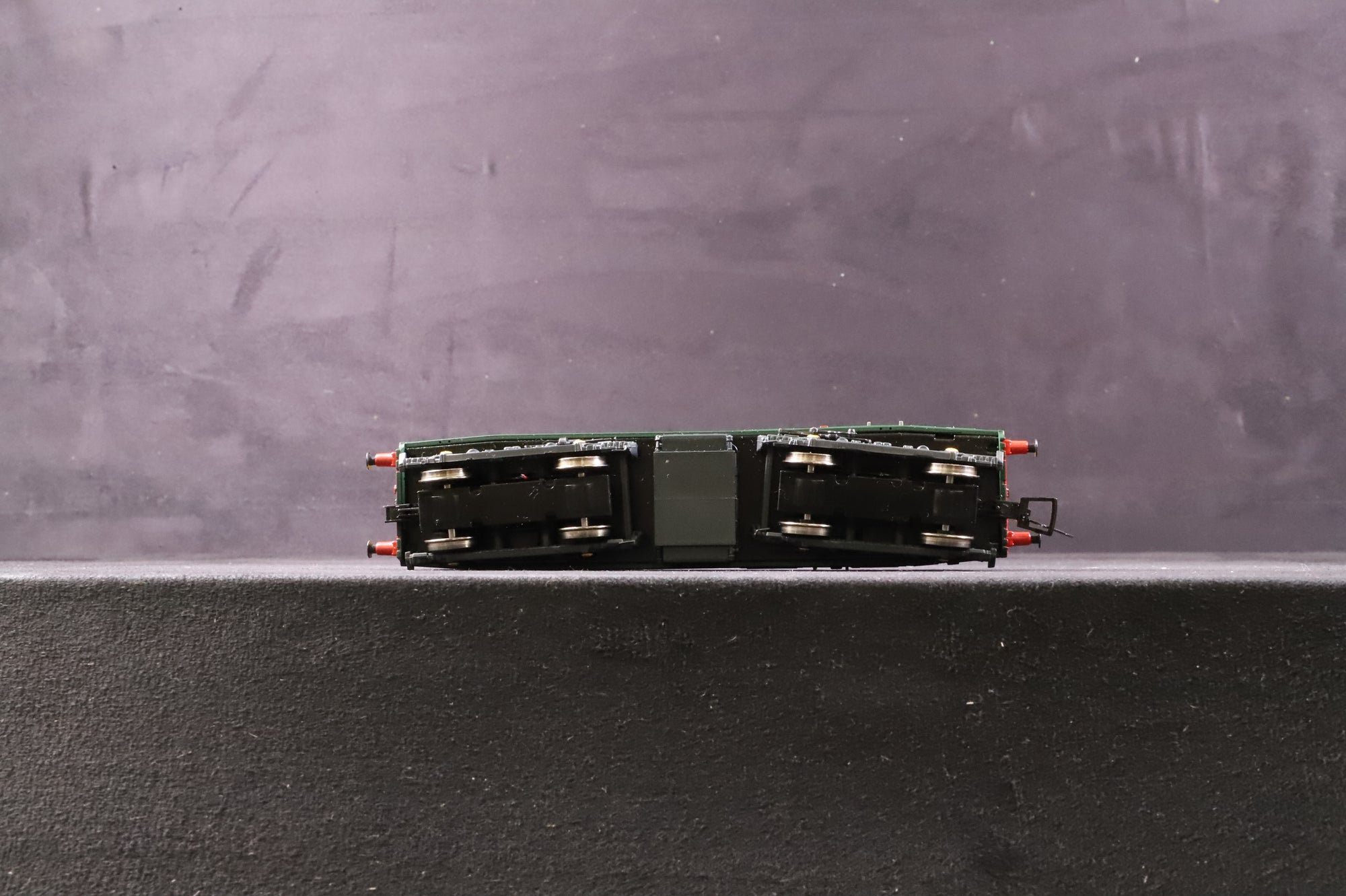 Heljan OO 1502 Class 15 D8229 in BR Green w/ Full Yellow Ends