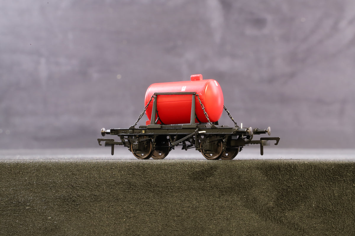 Clark Railworks OO Gauge C3025 Demountable Tank Wagon &#39;B749028&#39;, Plain Red (Internal User)