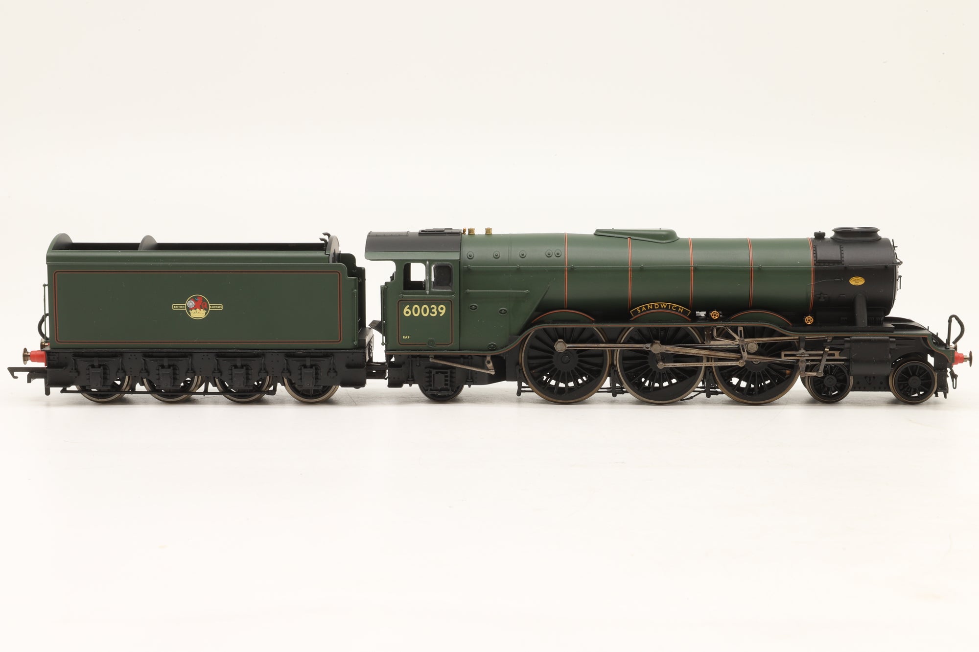 Hornby OO Class A3 '60039' 'Sandwich' BR Lined Green L/C DCC Fitted