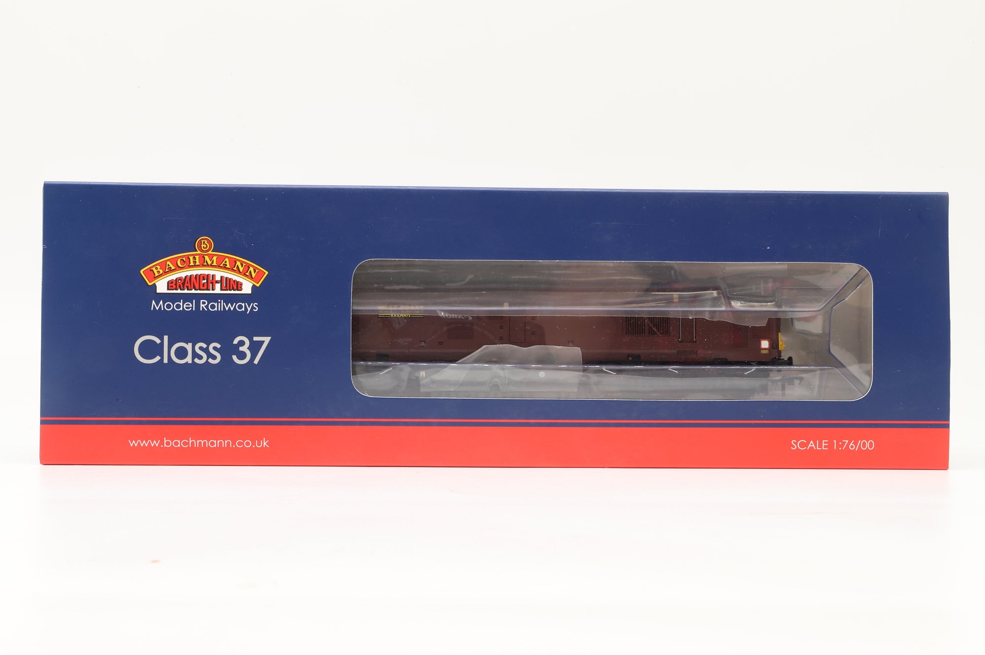 Bachmann OO 32-395 Class 37/5 37669 in West Coast Railways Maroon