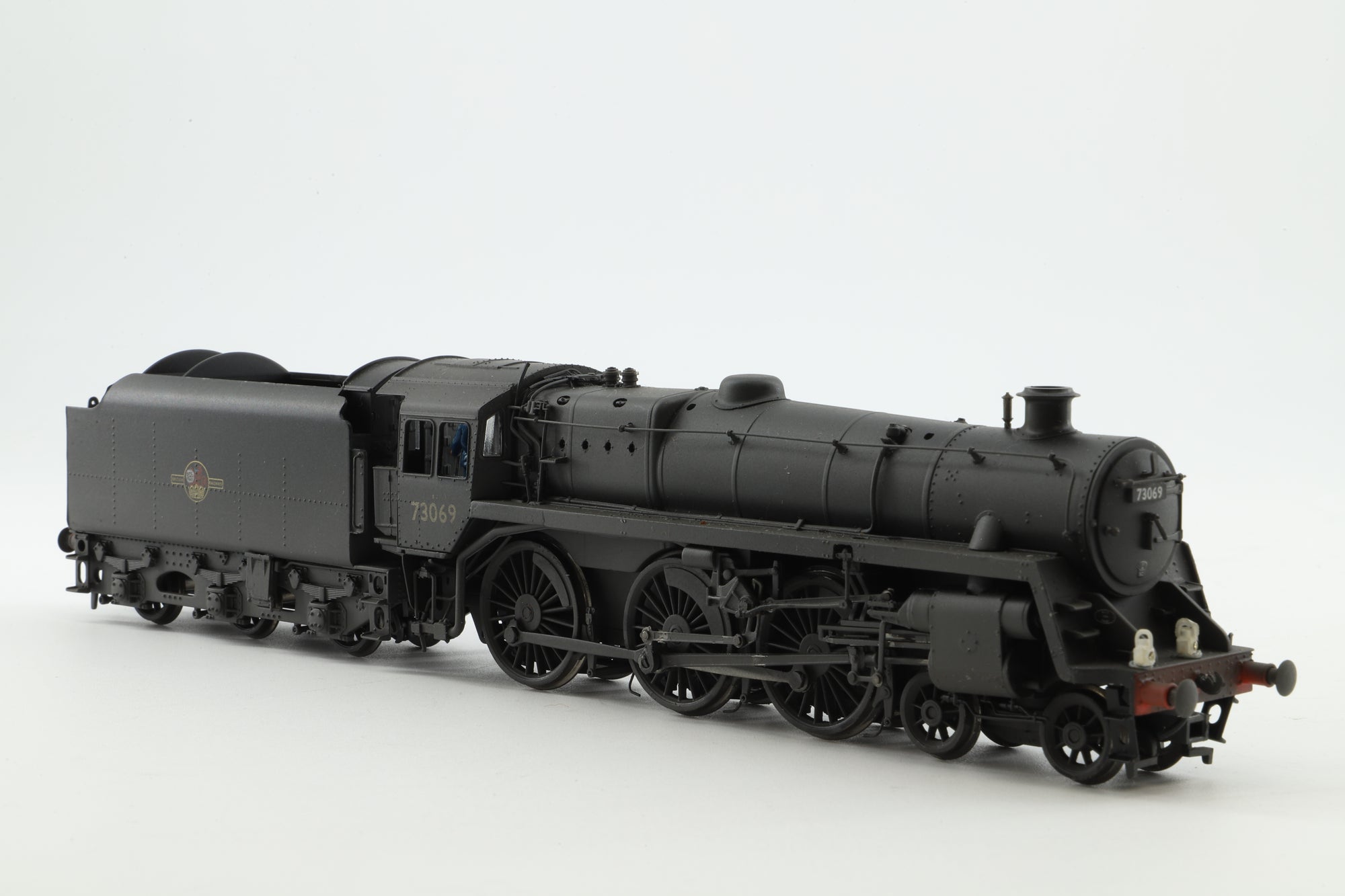 Bachmann OO 32-505 Class 5MT 73069 in BR Black w/ BR1C Tender & Late Crests - Weathered