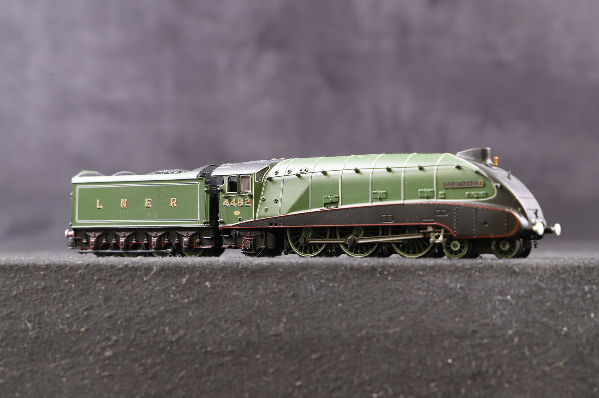 Dapol N 2S-008-010 Class A4 4-6-2 &#39;4482&#39; &#39;Golden Eagle&#39; LNER Apple Green