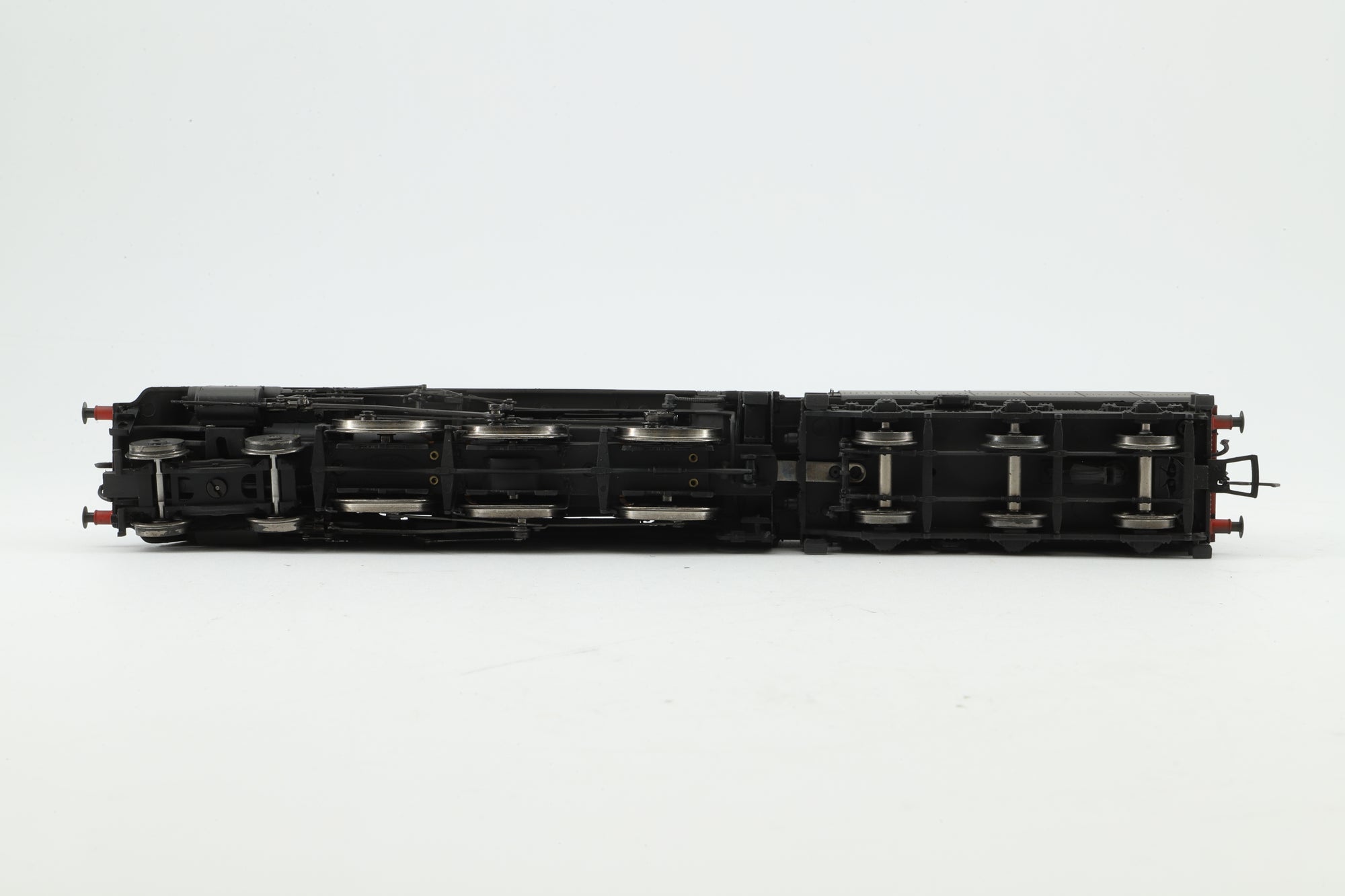Bachmann OO 32-505 Class 5MT 73069 in BR Black w/ BR1C Tender & Late Crests - Weathered