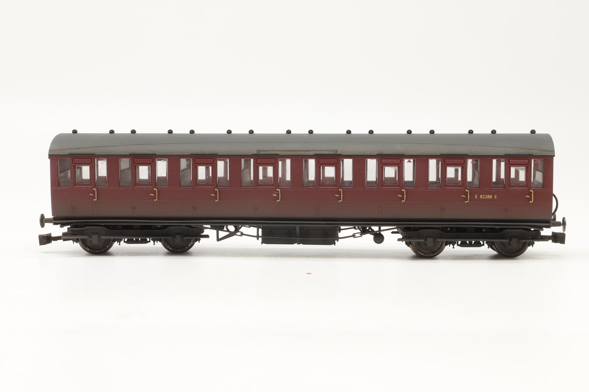 Hornby OO Rake of 4 BR Gresley Suburban Coaches, Weathered
