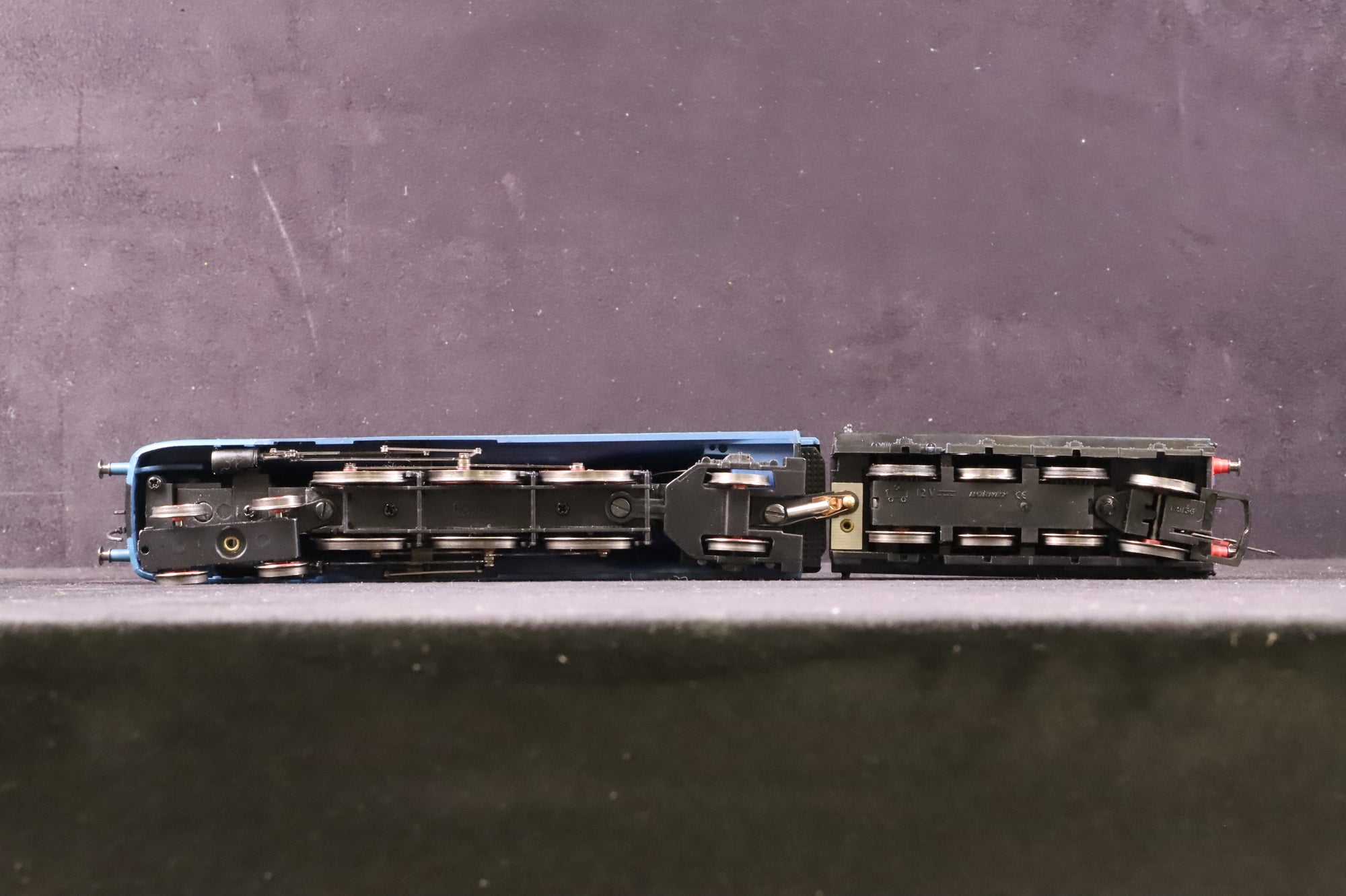 Hornby OO R2059 Class A4 '4468' 'Mallard' LNER Garter Blue