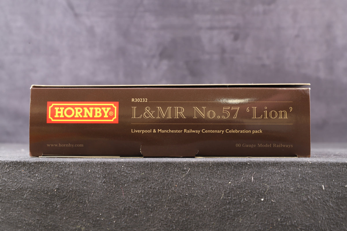 Hornby OO R30232 L&amp;MR No57 &#39;Lion&#39; Centenary Celebration Pack, DCC Fitted