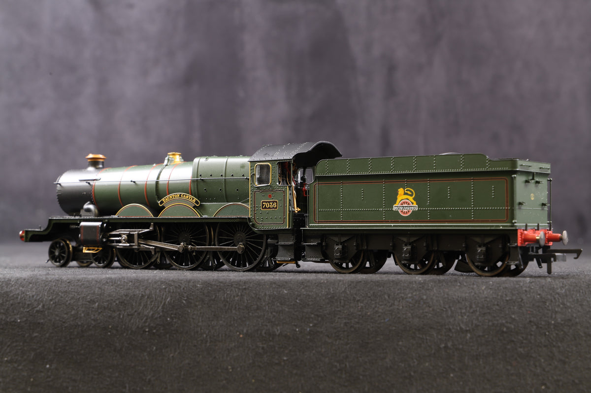 Hornby OO R2986 &#39;A Date With The Dutchy&#39; Train Pack Ltd Ed 827/ 1000