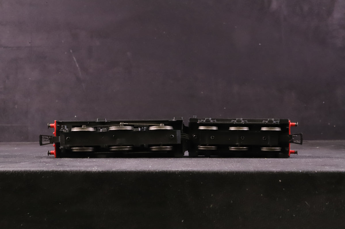 Hornby OO R30221 Class 4F 0-6-0 &#39;3924&#39; LMS Black &#39;the Railway Children Return&#39;