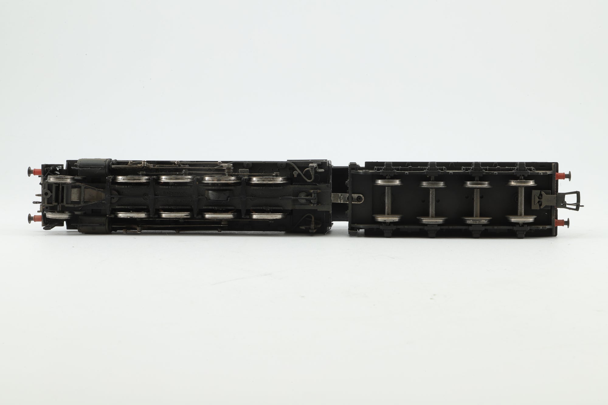 Bachmann OO 32-252A WD Austerity 2-8-0 90201 in BR Black w/ Late Crests - Weathered