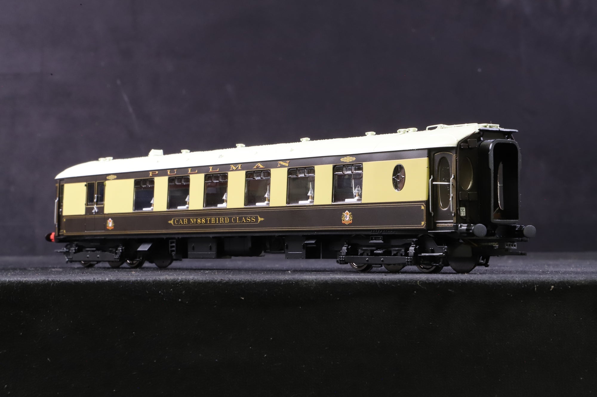 Hornby OO R2987 Brighton Belle 1934 Train Pack