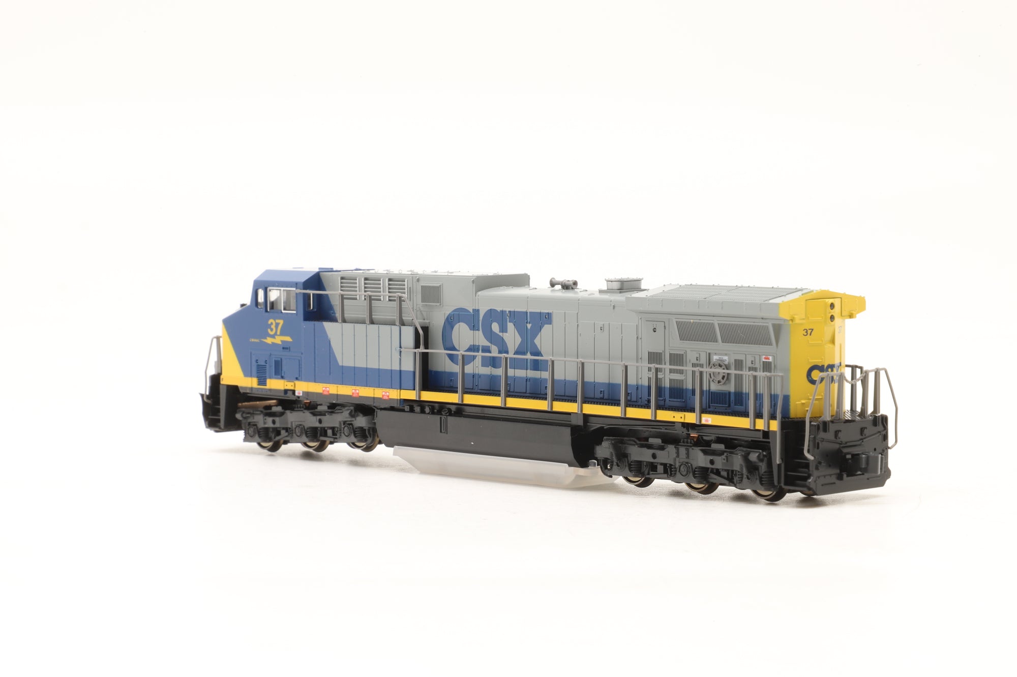 Kato N 176-7042 GE AC4400CW CSX '37'