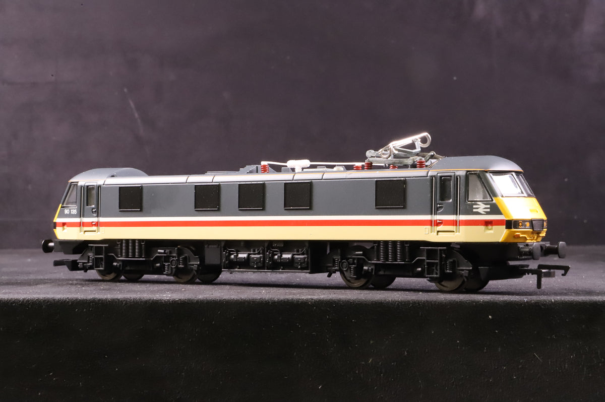 Hornby OO R3585 Class 90 &#39;90135&#39; Intercity Mainline