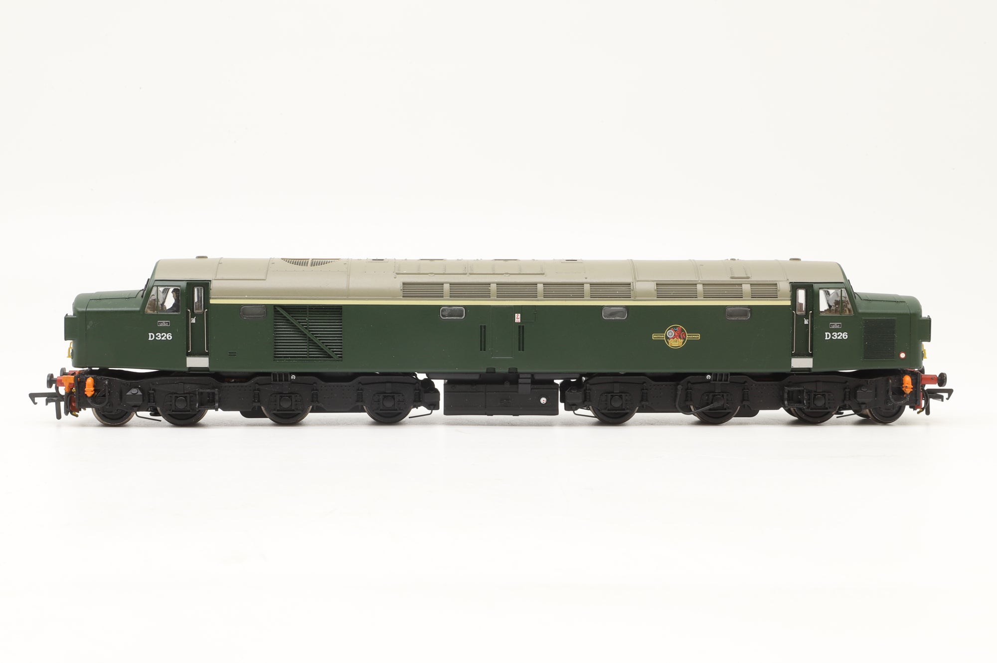 Bachmann OO 32-483 Class 40 D338 in BR Green w/ SYPs - DCC Sound