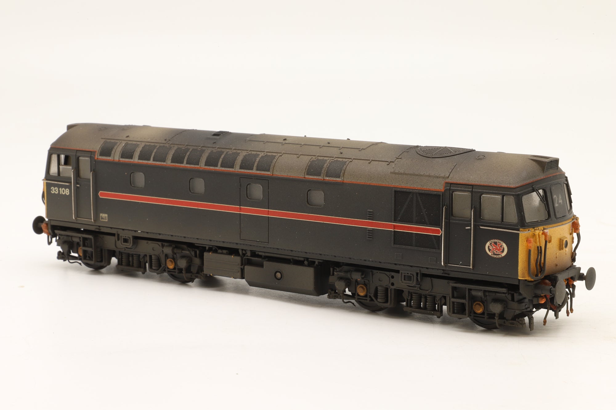 Heljan OO 3350 Class 33/1 33108 in Fragonset Black – Weathered